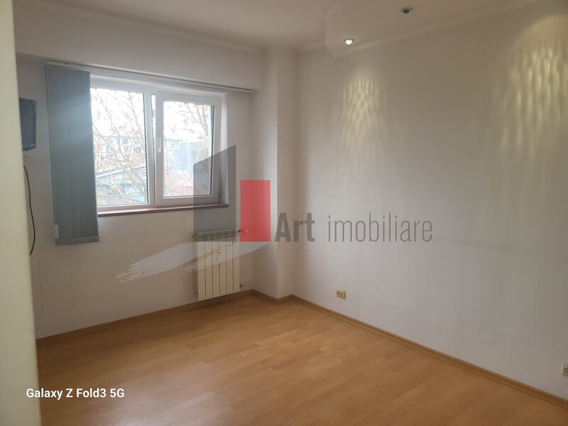 Bulevardul Sincai apartament 3 camere decomandat