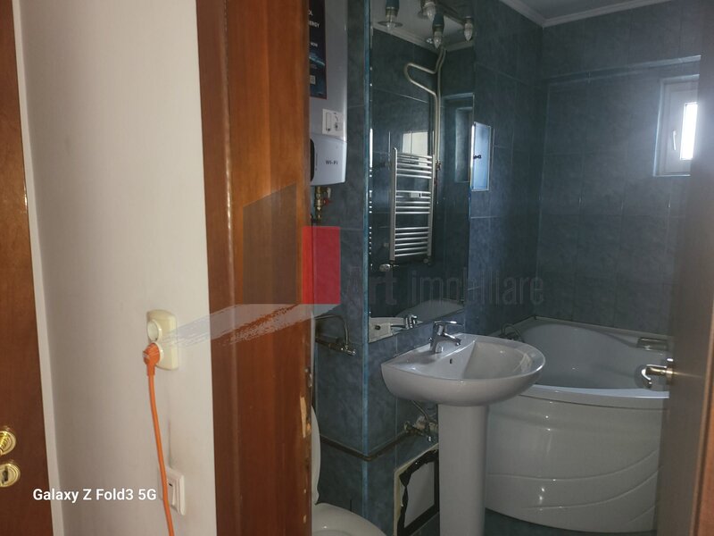 Bulevardul Sincai apartament 3 camere decomandat