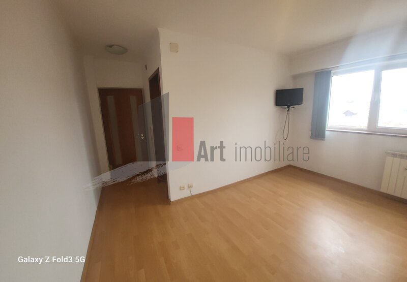Bulevardul Sincai apartament 3 camere decomandat